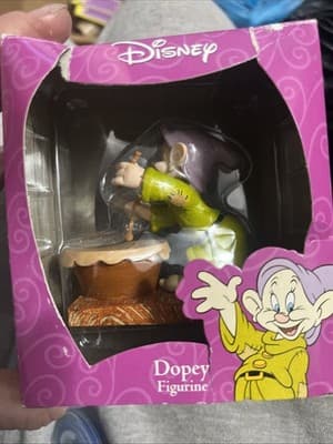 Enesco Disney "Snow White & The Seven Dwarfs" DOPEY Figurine NRFB Adorable! - Thumbnail 3