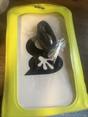 Geckobrands Waterproof Float Phone Dry Bag Universal Size Lanyard Included NWT - Thumbnail 2