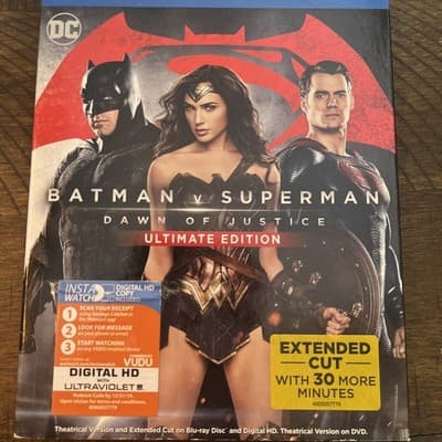 Batman V Superman: Dawn of Justice (Wal-Mart) (Blu-ray) - Image 1