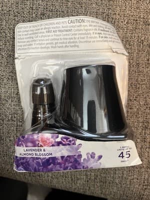 Air Wick Essential Mist Diffuser Lavender & Almond Blossom Starter Kit - Thumbnail 2