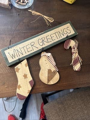 VTG Wood Handpainted Christmas Holiday Rustic Winter Wall Hanging Decor - Thumbnail 2