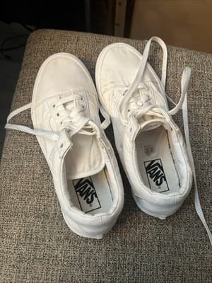 VANS OLD SKOOL Unisex True White Canvas Sneakers Men 7.5 Women 9 - Image 1