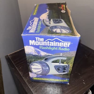 All Weather Emergency Flashlight AM/FM Weather Radio Gray New In Box Panic Siren - Thumbnail 2