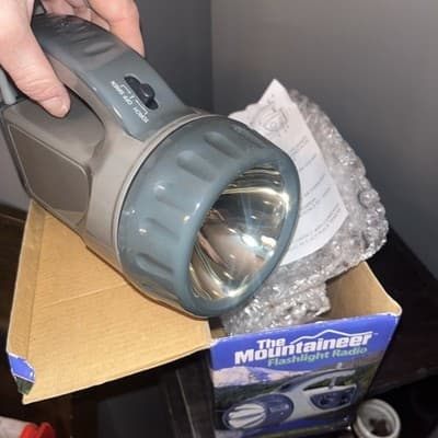 All Weather Emergency Flashlight AM/FM Weather Radio Gray New In Box Panic Siren - Thumbnail 5