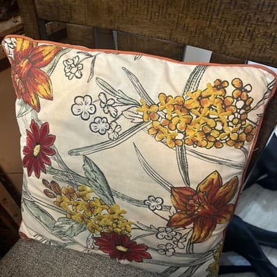 16” X16” Decorative Floral Pillow Red Lining - Thumbnail 2