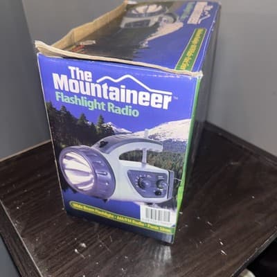 All Weather Emergency Flashlight AM/FM Weather Radio Gray New In Box Panic Siren - Thumbnail 4