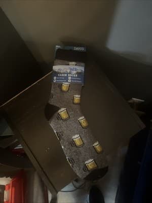 Davco Men's Socks Beer Mug Pretzels Novelty Shoe Size 6-12 New - Image 1