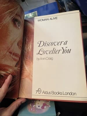 Discover a Lovelier You (Woman alive) by Craig ~ 1972 Make-up, Hair, Skin, Nails - Thumbnail 2
