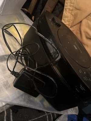 Insignia CD Boombox With Bluetooth Model NS-CBBTCD01-B Pre-owned - Thumbnail 7