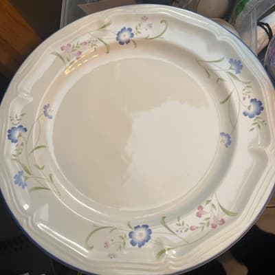 Citation Shades Crest Dinner Plate 10.5" Blue & Pink Flowers on White Embossed - Image 1