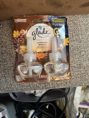 Glade Plugins Refills Air Freshener, Scented and Essential Oils for Home and Bat - Image 1