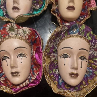 4 Mardi Gras Ceramic Heads Wall Hangers Vintage And Handmade - Thumbnail 2