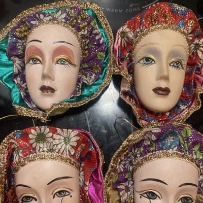 4 Mardi Gras Ceramic Heads Wall Hangers Vintage And Handmade - Thumbnail 3