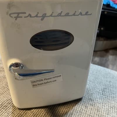 Frigidaire 6 Can/4L Mini Personal Retro Fridge Cooler, Moonbeam - Image 1