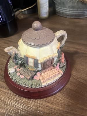 Tea Pot Teapot Bear House Home Figure Figurine Resin-Ceramic Display Base Used - Thumbnail 4