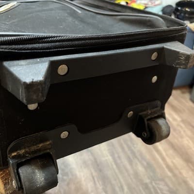 Concourse Luggage Black Carry On With Rollers - Thumbnail 2