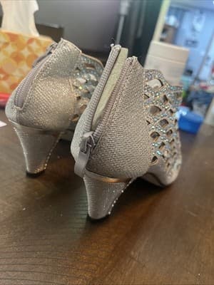 Valentine Franco Women’s Size 9 Open Toe Heel Zip Sparkling Shoe - Thumbnail 2