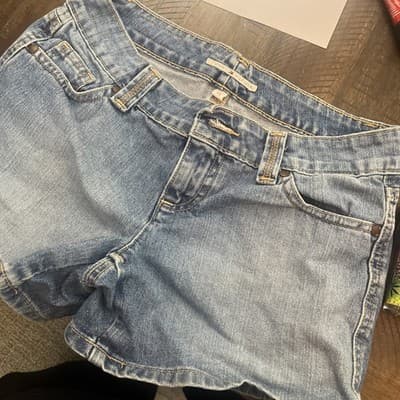 Tommy Hilfiger Women's Size 2 Jean Shorts Light Wash Denim - Image 1