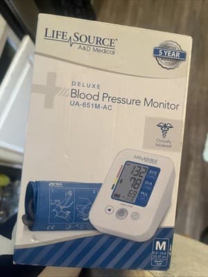 BRAND NEW A & D DELUXE MEDICAL BLOOD PREASURE MONITOR UA-651M-AC - Image 1