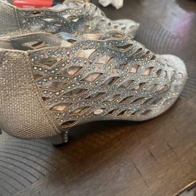 Valentine Franco Women’s Size 9 Open Toe Heel Zip Sparkling Shoe - Image 1