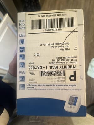 BRAND NEW A & D DELUXE MEDICAL BLOOD PREASURE MONITOR UA-651M-AC - Thumbnail 3