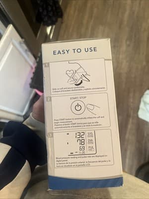 BRAND NEW A & D DELUXE MEDICAL BLOOD PREASURE MONITOR UA-651M-AC - Thumbnail 2