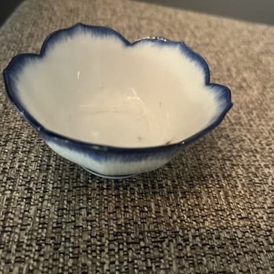 Blue & White Porcelain Scalloped Edge Bowl - Thumbnail 2