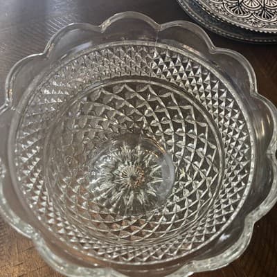 Vintage Clear Glass Patterned Dish on Pedestal Scalloped Edging - Thumbnail 3