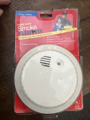 Family Gard Smoke Detector Alarm Model FG888D Vintage 1996 New in Box - Image 1