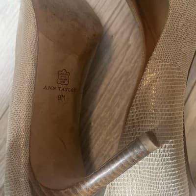 Ann Taylor Pumps Size 9 Dress Heels Shoes Taupe Textured Neutral Career Stacked - Thumbnail 6