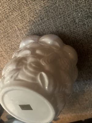 Bens Incorporated Branded Ceramic White Sea Shell Designed Glass 4.5” Tall - Thumbnail 5