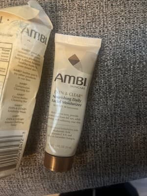 AMBI Even & Clear Facial Moisturizer w/ Sunscreen SPF 30 - Thumbnail 5