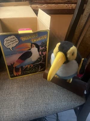 Talking Toucan Electronic Toy "I can repeat what you say" 1994 Vtg Tested, Works - Image 1
