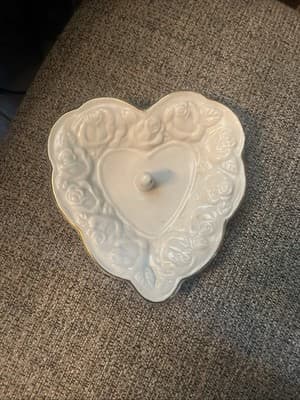 LENOX WEDDING PROMISES RING HOLDER AMERICAN BY DESIGN - Image 1