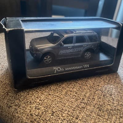 Progressive Insurance Toy Immediate Response Vehicle 1:24 Scale MIB - Image 1