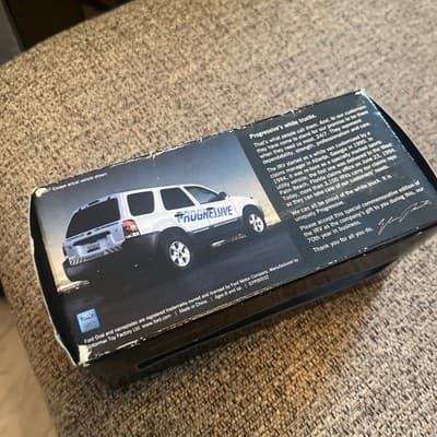 Progressive Insurance Toy Immediate Response Vehicle 1:24 Scale MIB - Thumbnail 5