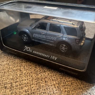 Progressive Insurance Toy Immediate Response Vehicle 1:24 Scale MIB - Thumbnail 2