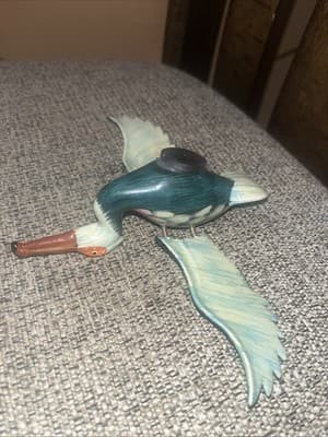 Pelican Magnet Decoration Painted 4-1/2” Long W/ Wings Move Flutter With Springs - Thumbnail 2