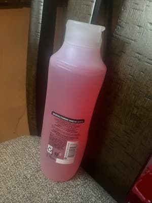 Suave Essentials Shampoo Sun Ripened Strawberry Vitamin E 22.5 fl oz Family Size - Thumbnail 2