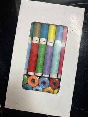 Sewing Machine Thread Kit 32 Colors And 32 Bobbins - Thumbnail 2