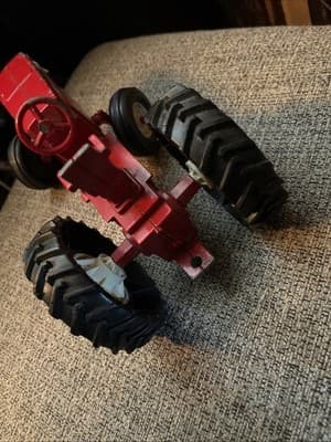 Vintage Ertl Metal International Harvester Red Toy Tractor Die Cast STK# 415 - Thumbnail 5