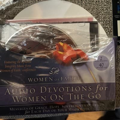 Devotionals for Women on the Go : Women of Faith Audio Book Devotional Series by - Image 1