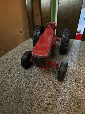 Vintage Ertl Metal International Harvester Red Toy Tractor Die Cast STK# 415 - Thumbnail 3