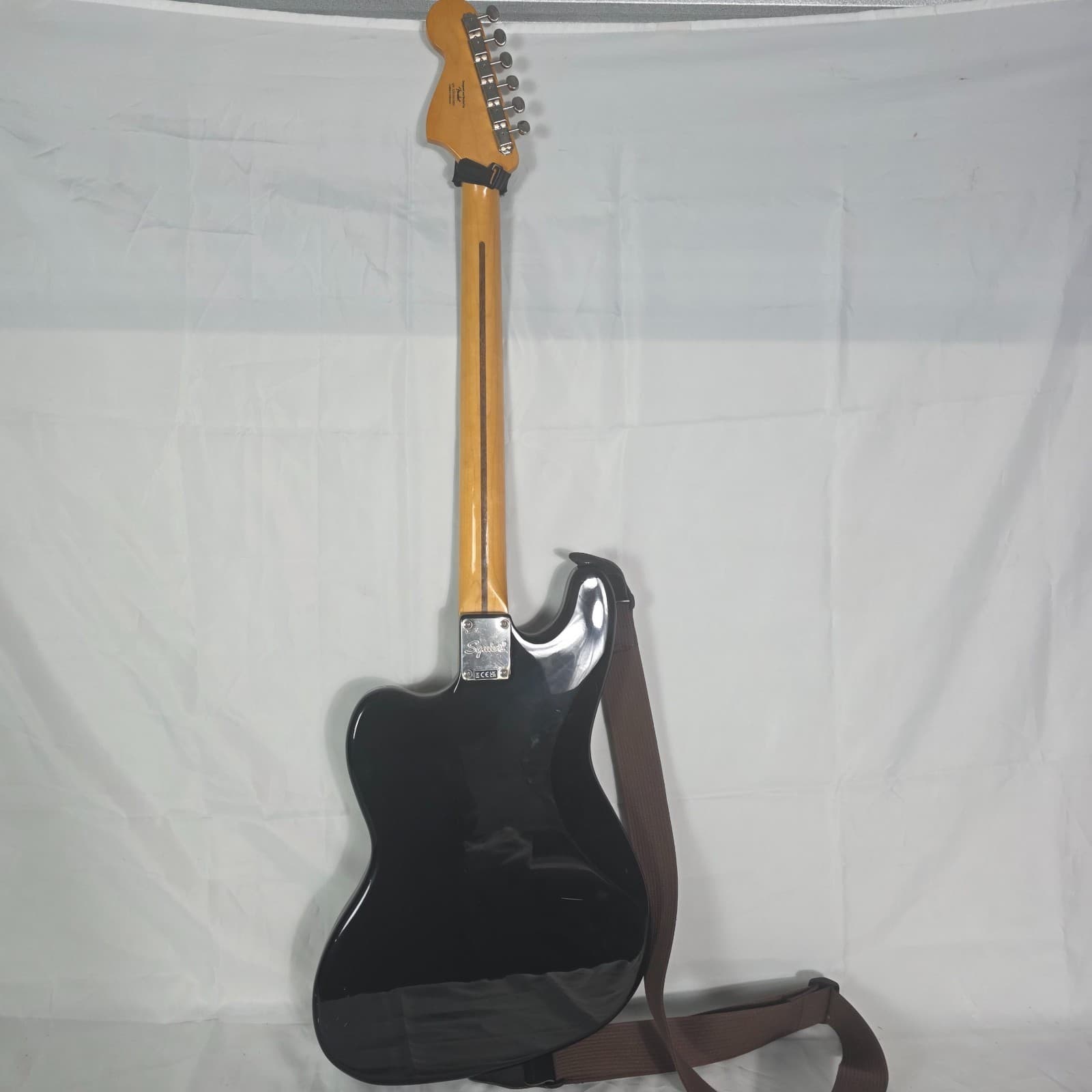 Squier by Fender Classic Vibe '60s Bass VI Gloss Black Poplar Tortoise Pickguard - Thumbnail 6