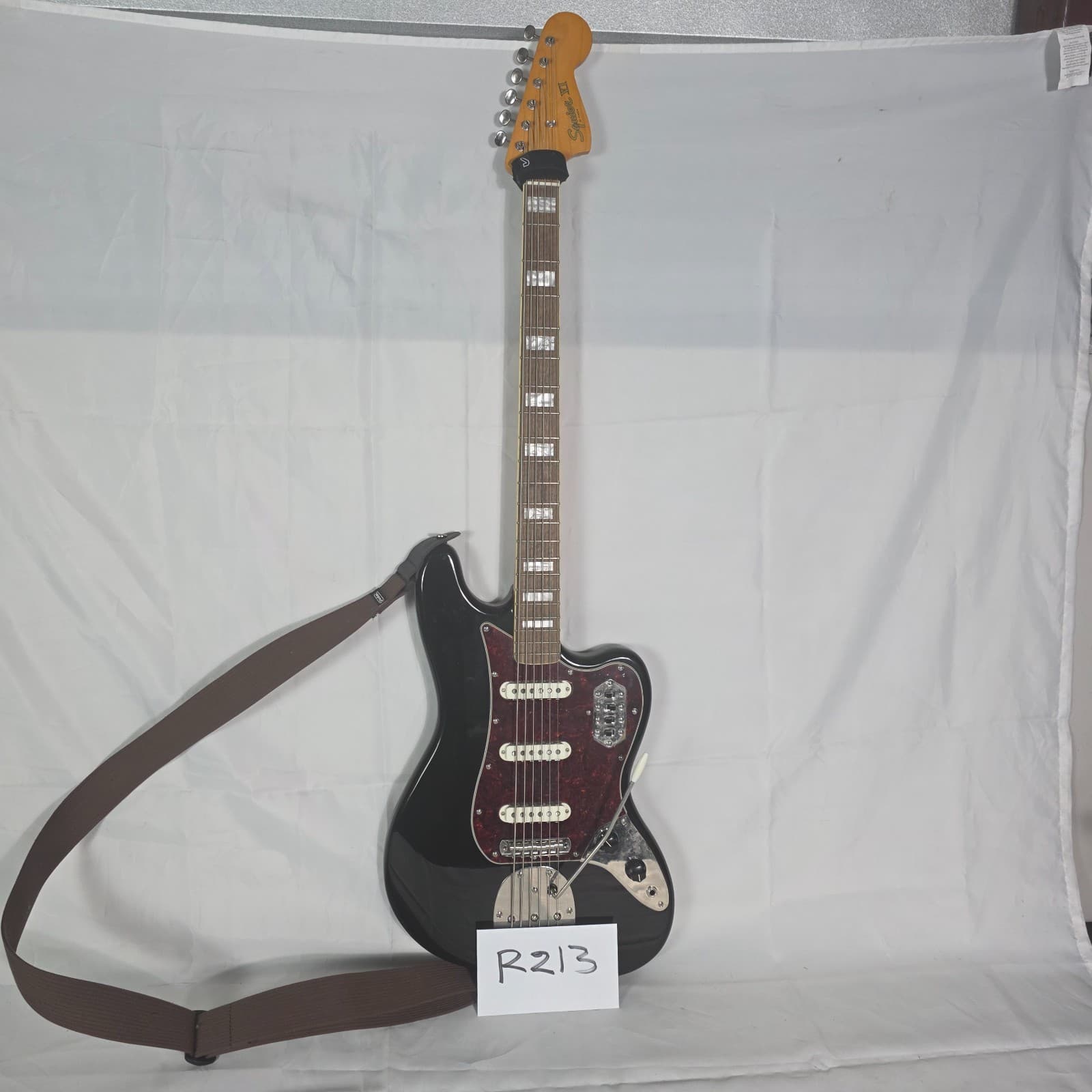 Squier by Fender Classic Vibe '60s Bass VI Gloss Black Poplar Tortoise Pickguard - Thumbnail 4