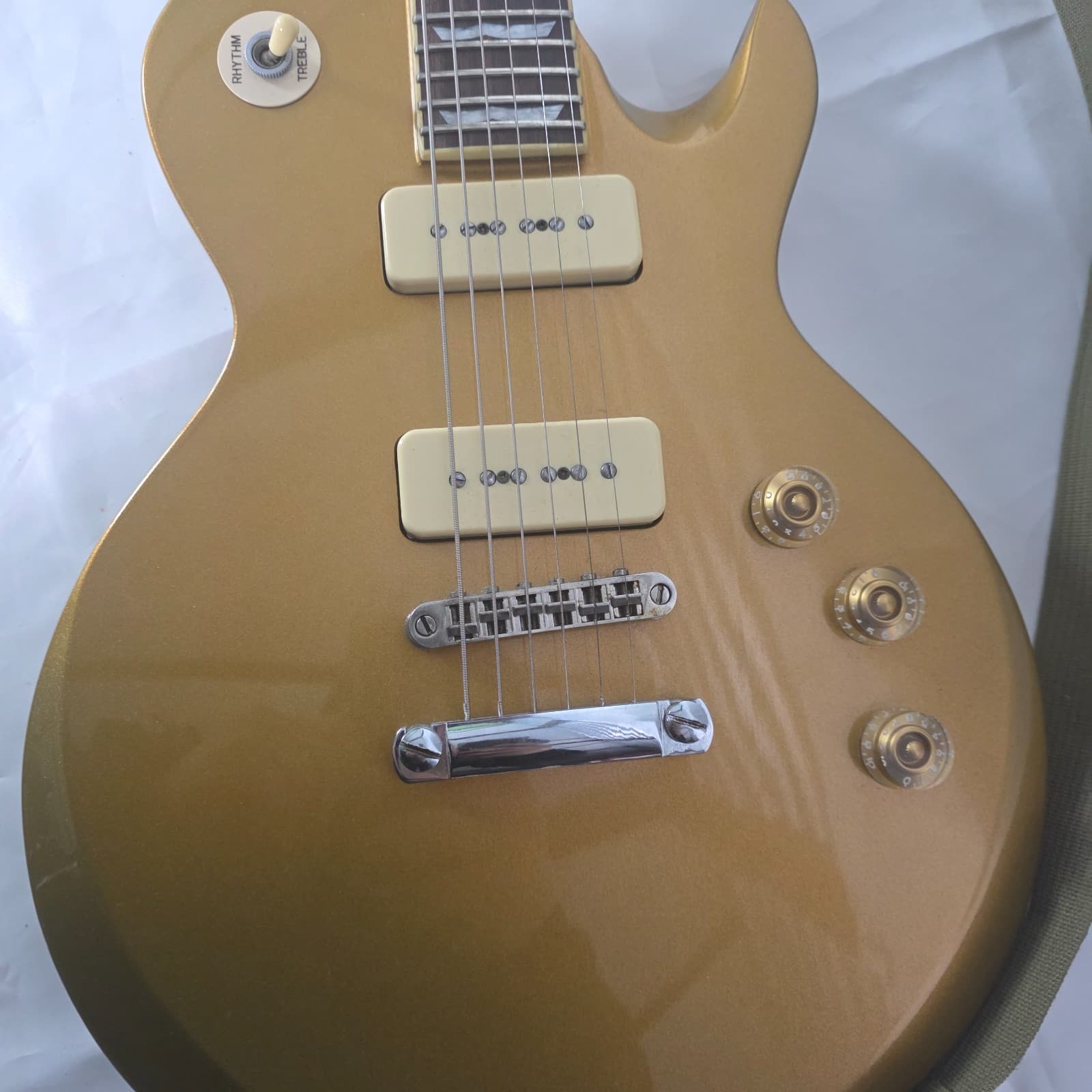 ESP LTD EC-256 Goldtop P90 Natural Singlecut Electric Guitar with Case/Strap - Thumbnail 11