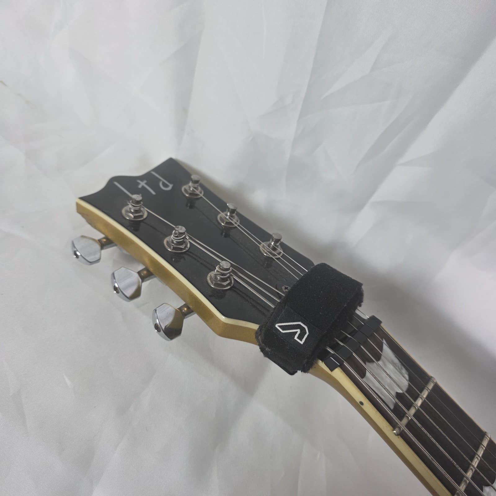 ESP LTD EC-256 Goldtop P90 Natural Singlecut Electric Guitar with Case/Strap - Thumbnail 13