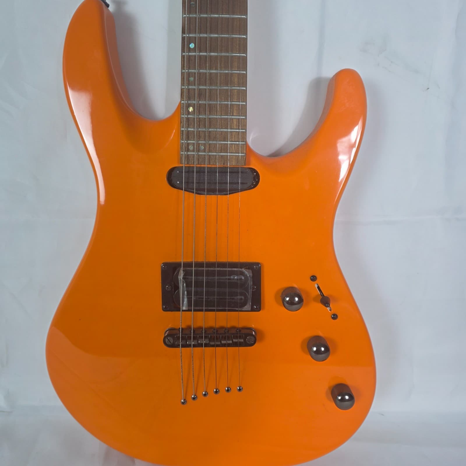 Mitchell MD200 Modern Series Double Cutaway Electric Guitar Orange H/S Pickups - Thumbnail 3