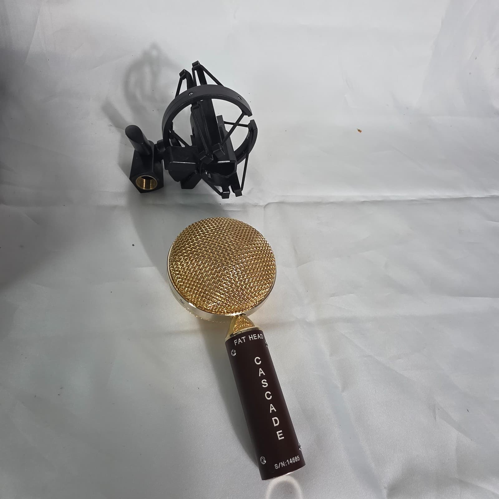 Cascade Fat Head Ribbon Microphone Matched with Case & Shockmounts Gold - Thumbnail 4