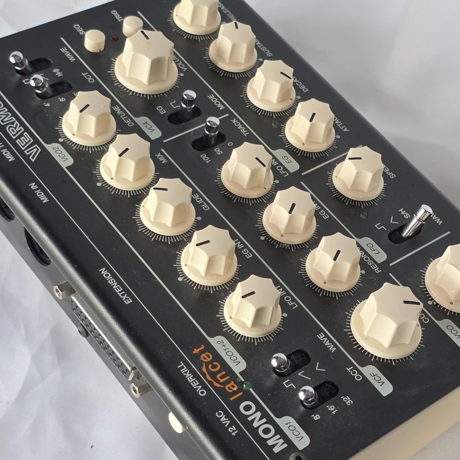 Vermona Mono Lancet Analog 24dB VCA Envelope Synthesizer Desktop Module - Black - Thumbnail 7